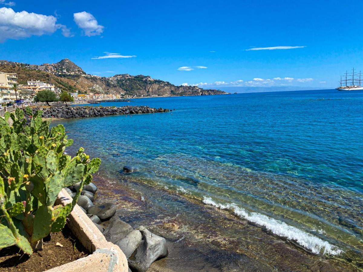 Alpha22 Apartment Giardini Naxos Eksteriør billede