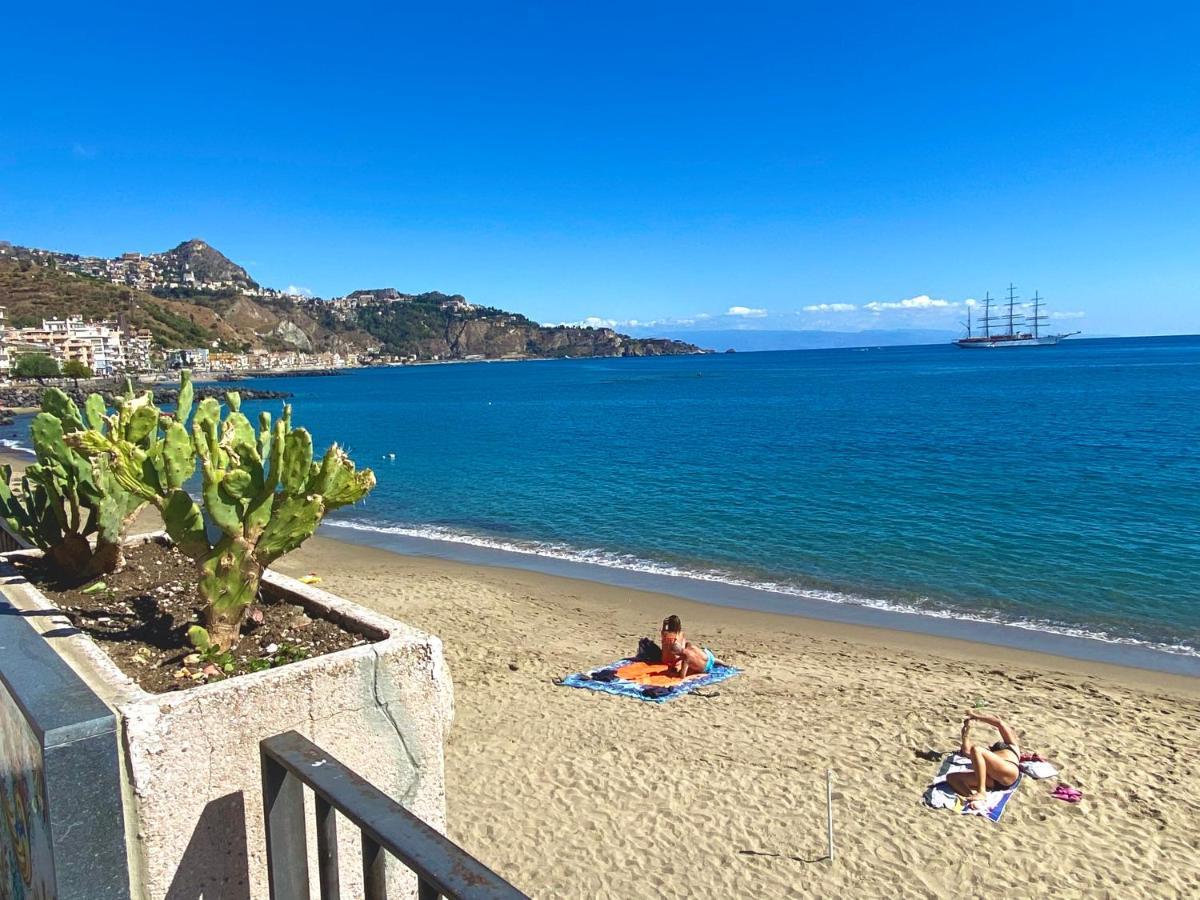 Alpha22 Apartment Giardini Naxos Eksteriør billede