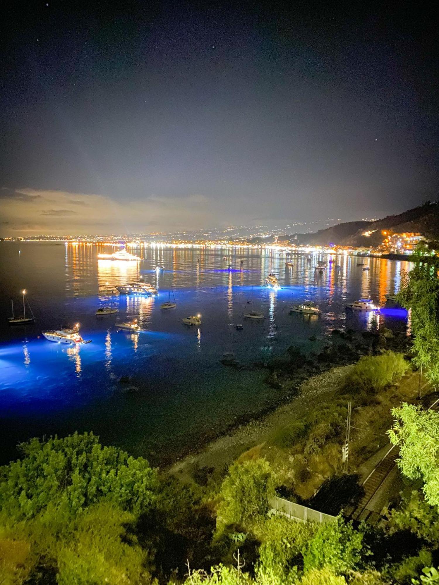 Alpha22 Apartment Giardini Naxos Eksteriør billede